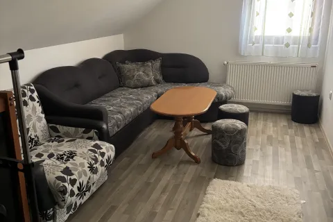 Vikendica Laki, Tara