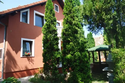 Sobe i apartmani Petrović, Palić
