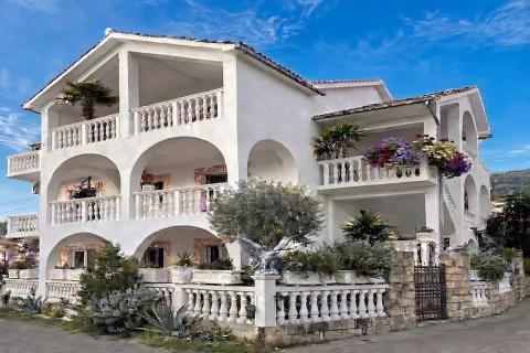 Apartmani Tamara, Tivat