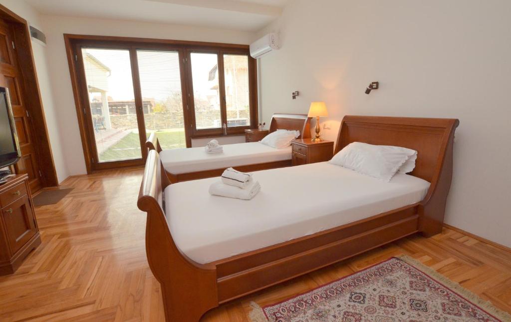 Apartmani Mladenović