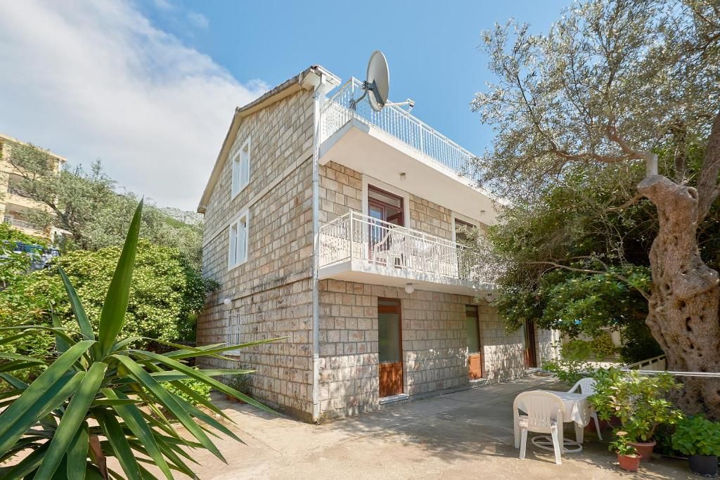 APARTMANI “KUĆA U MASLINAMA”