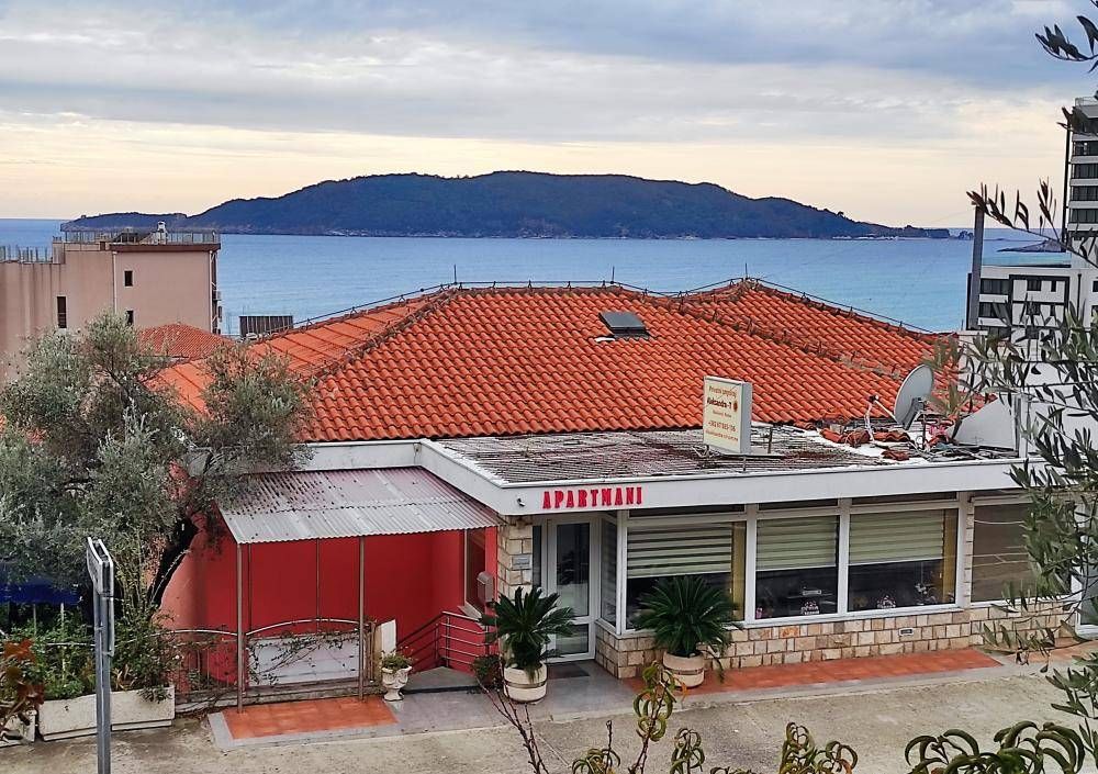 Vila Aleksandra - T